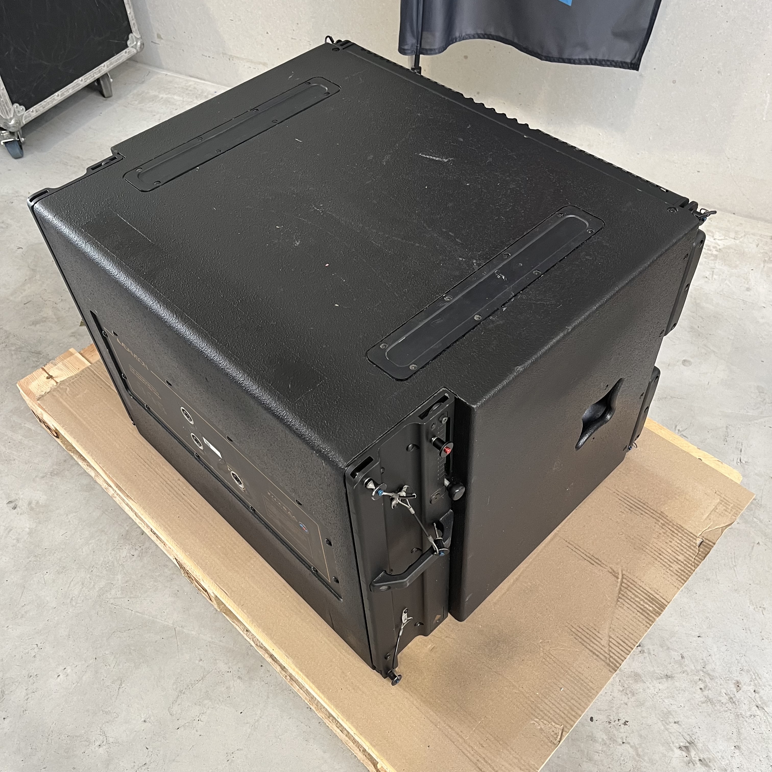 Adamson S119 - Image 3