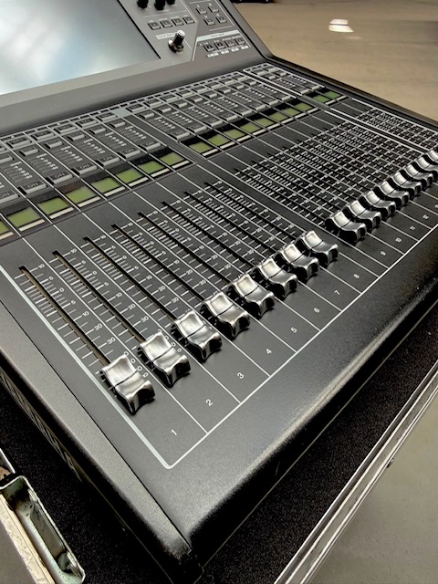 Yamaha QL1 - Image 2